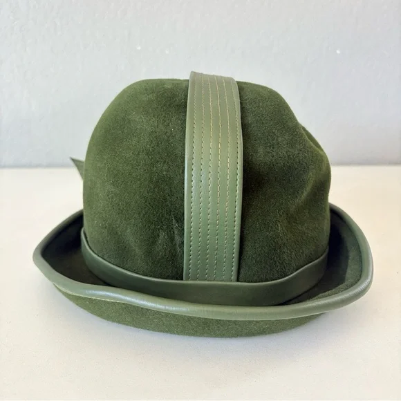 Women's Church Hat Green Retro Felt Made in Italy Brim Size 22.5 The Hat Rack - Picture 2 of 8